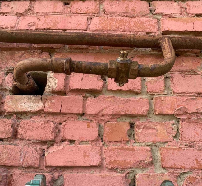 На зовнішніх мережах багатоповерхівок Рівного знайшли витоки газу