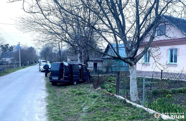 Бабуся з дідусем на Рівненщині сиділи на лавці біля хати – в них влетів п’яний на «бусі»