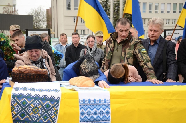 Рівне попрощалося з щирим добровольцем (ФОТО)