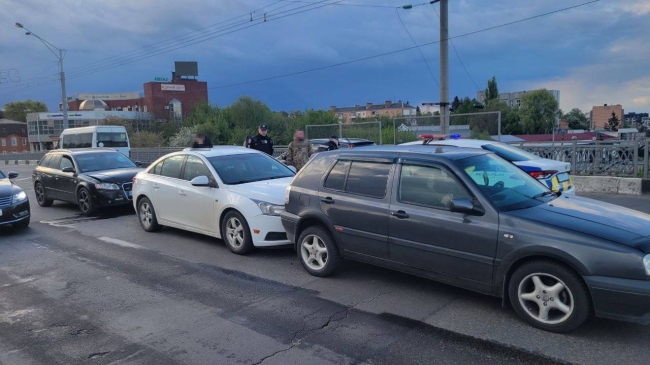 У поліції назвали винуватця потрійної ДТП на мосту у Рівному