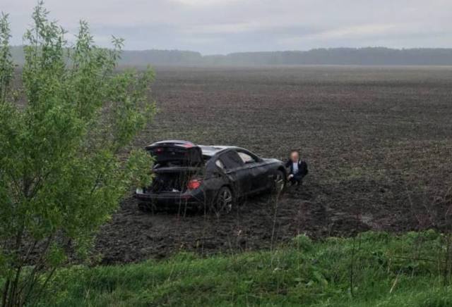 «БМВ» злетів у кювет, бо перевищив швидкість