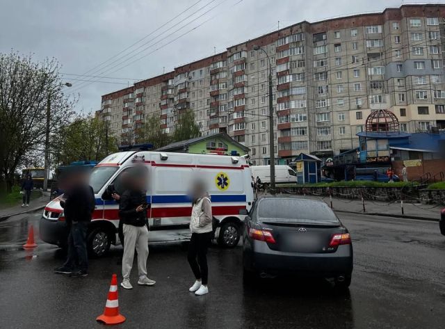 Поліція повідомила, чому швидка допомога потрапила у ДТП 