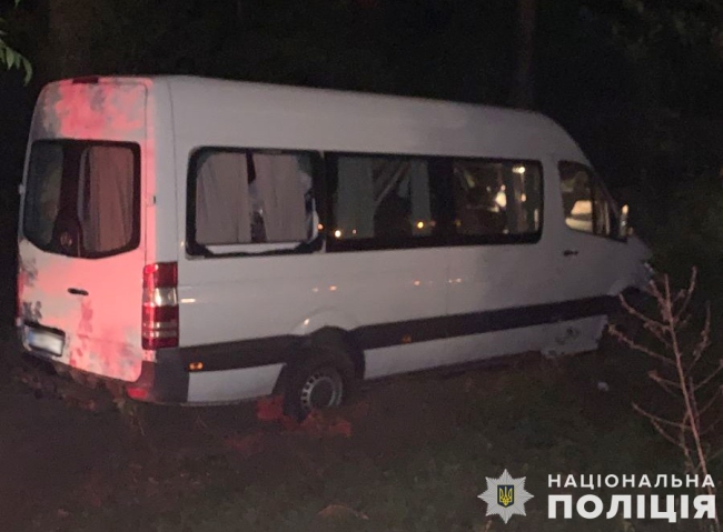 Мікроавтобус з Рівненщини потрапив у потрійну ДТП на Львівщині