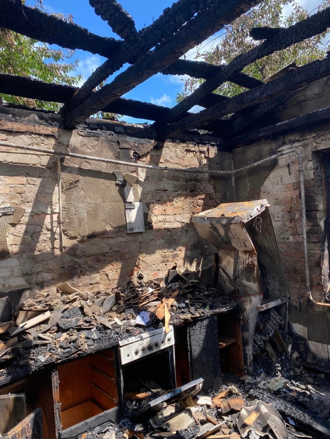 Відсудили 2 мільйони за згорілу хату. Компенсувати ці збитки має «Рівнеобленерго», але компанія не погоджується з рішенням суду