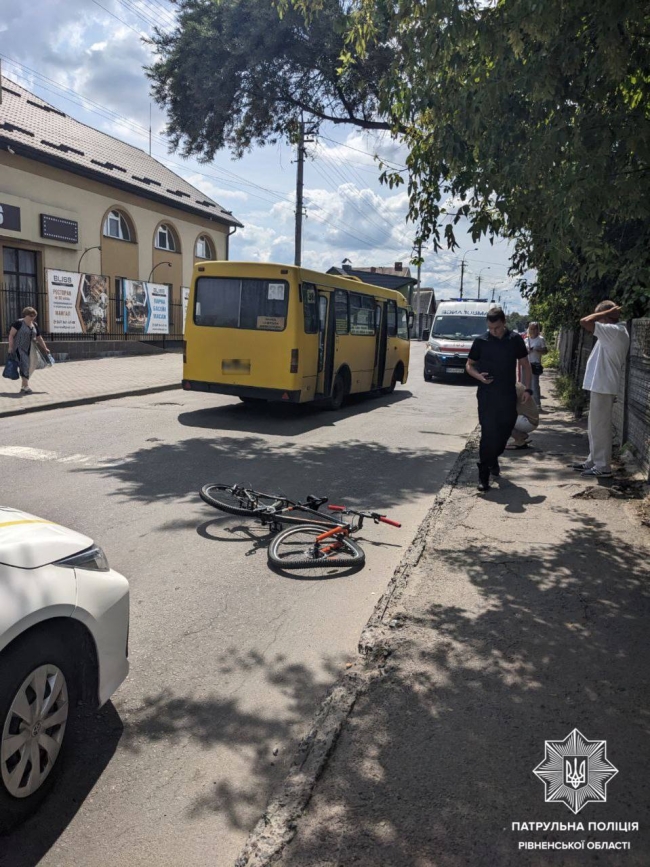 Фото - патрульна поліція Рівненщини 