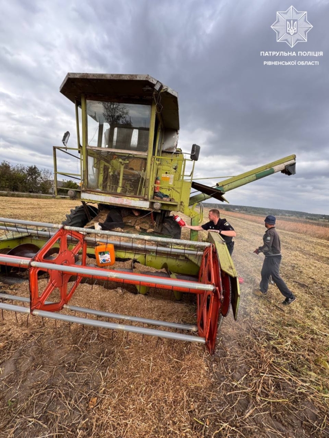 Фото - патрульна поліція Рівненщини 