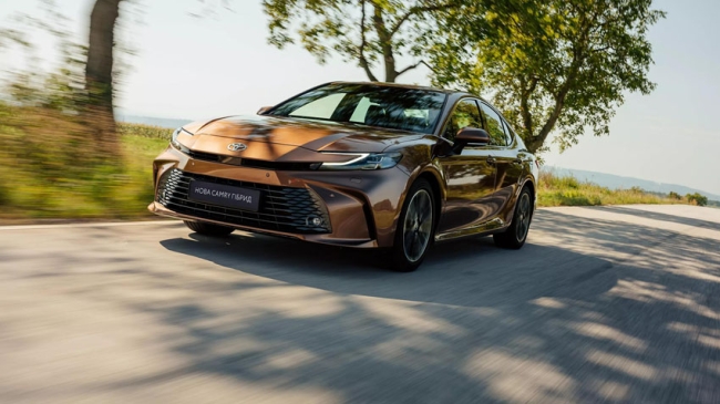 Toyota Camry 2024: новий рівень комфорту та технологій