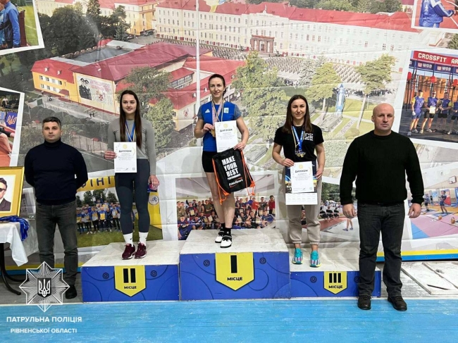 Фото - патрульна поліція Рівненщини 