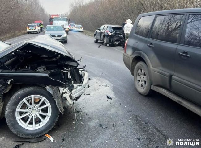 У масштабній ДТП поблизу Олександрії підбили ще й авто патрульних