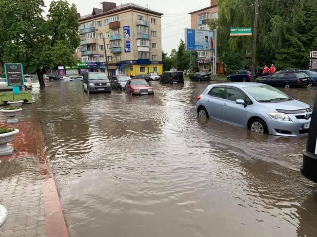 Зробили перший крок, щоб модернізувати систему водовідведення у центрі Рівного
