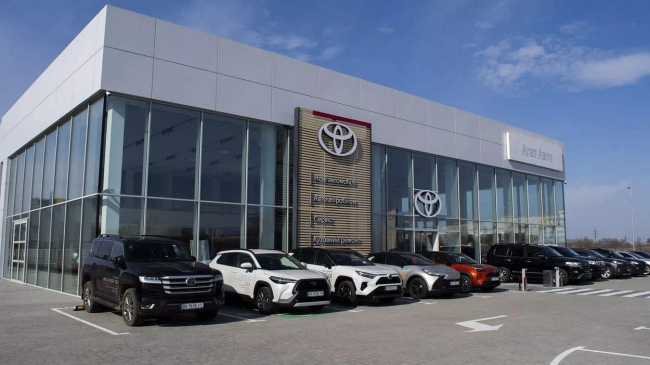 Дилер Toyota винен Рівному мільйони