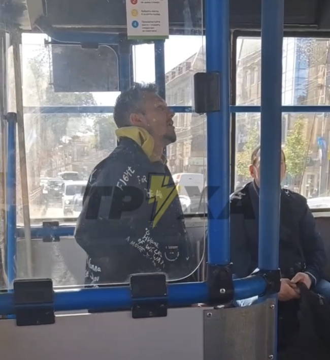 У тролейбусі сталась бійка: там працює поліція