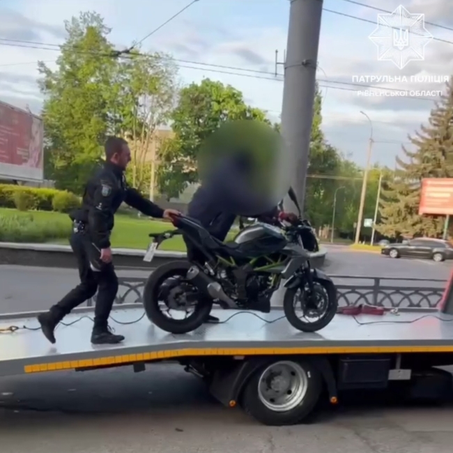 Скріншот з відео патрульної поліції Рівненщини 