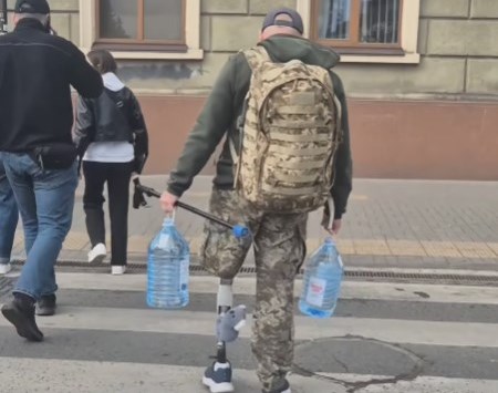 Ветеран у Рівному провів тест на людяність (ВІДЕО)