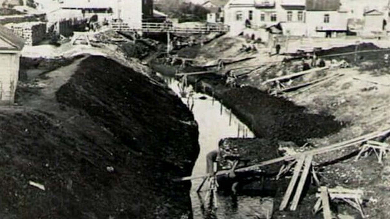 Роботи з поглиблення русла р. Устя. 1934 р. Фото надані Ігорем Мислінчуком.
