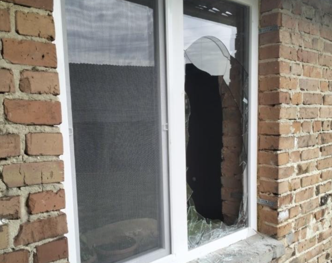 Поки житель Рівненщини гасив пожежі, односельчанин заліз у його будинок 