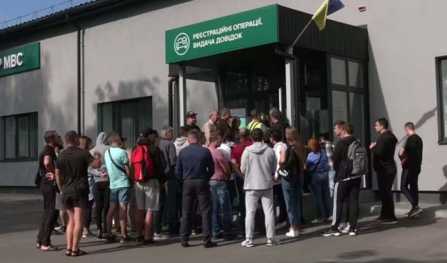 Кандидати у водії на Рівненщині стають у чергу