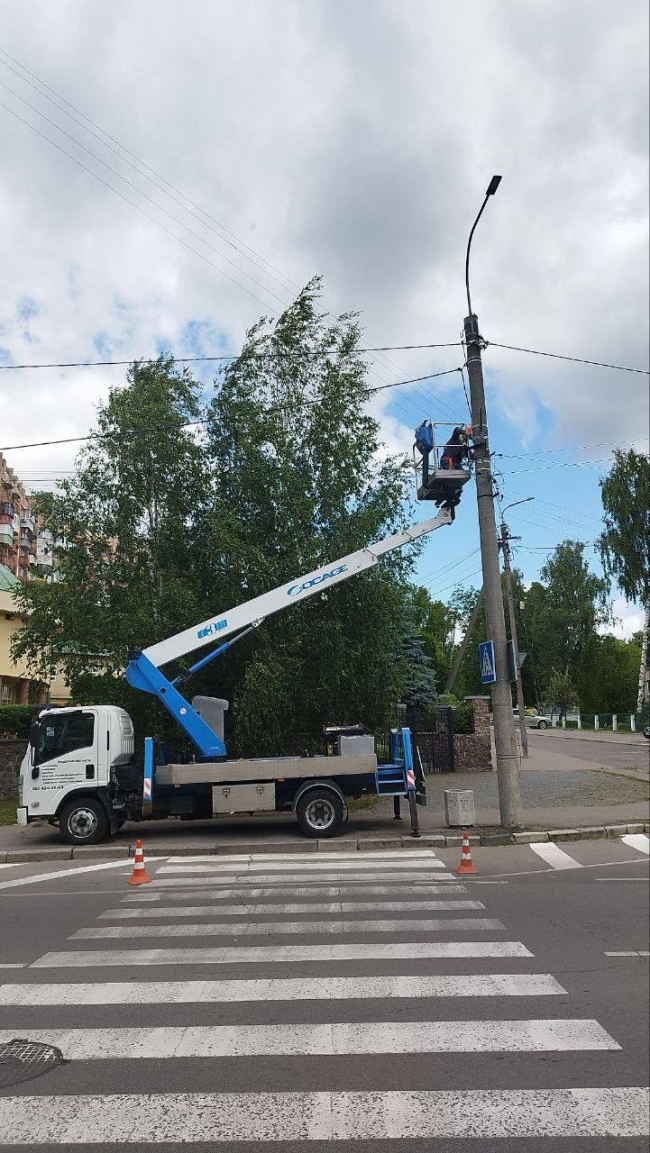У Рівному освітили ще кілька «зебр»  