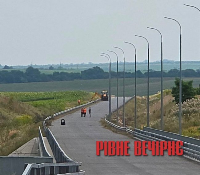 На північному об’їзді Рівного уже з’явилась будівельна бригада