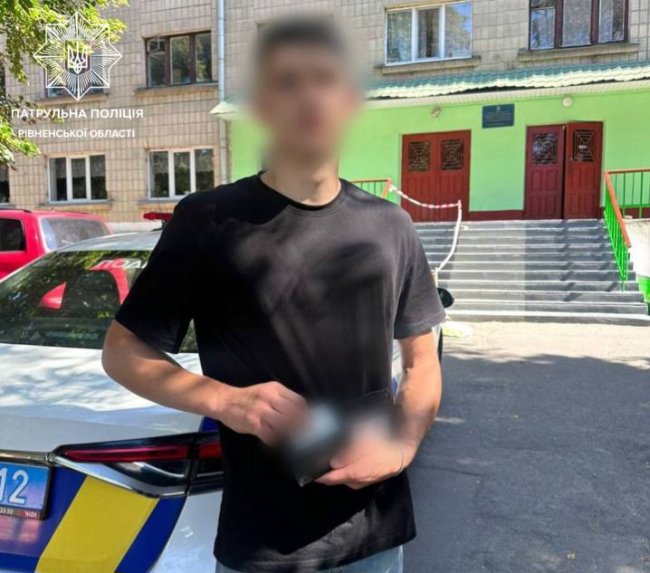 Фото - патрульна поліція Рівненщини 
