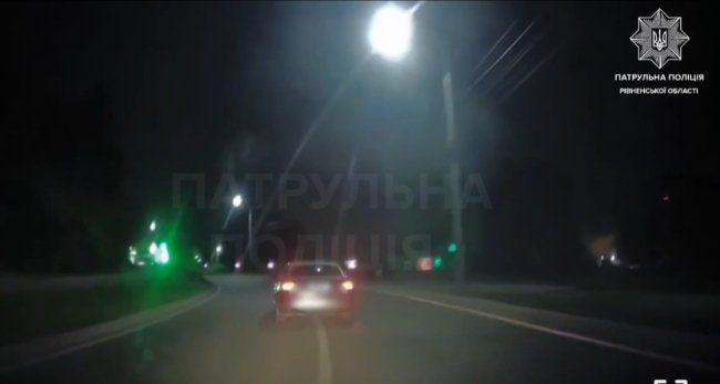 Скріншот з відео патрульної поліції Рівненщини 
