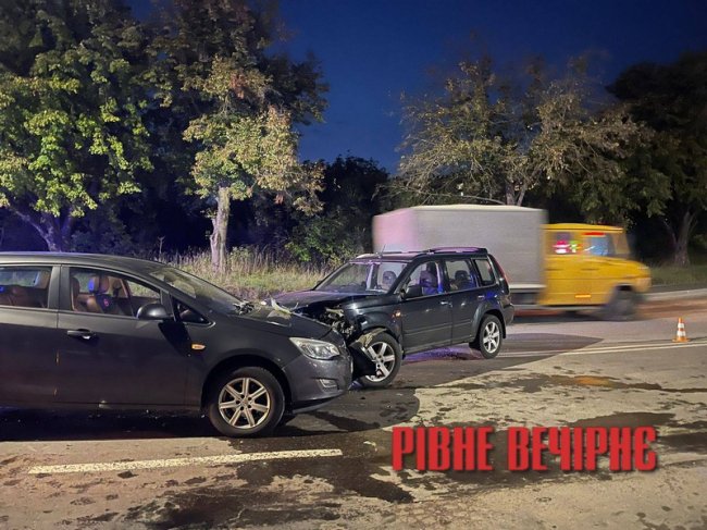 У Рівному трапилася потрійна ДТП