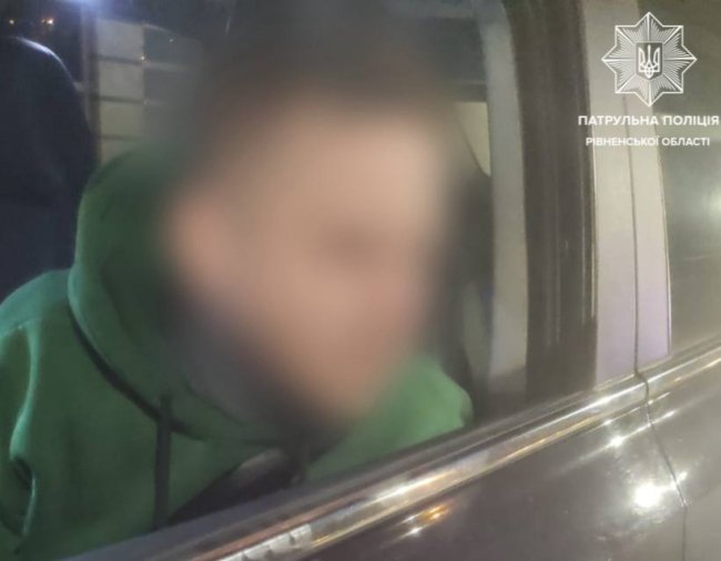 Фото - патрульна поліція Рівненщини 