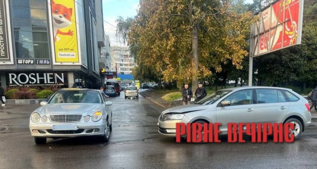 Зіткнення біля рівненського автовокзалу трапилося через неуважність