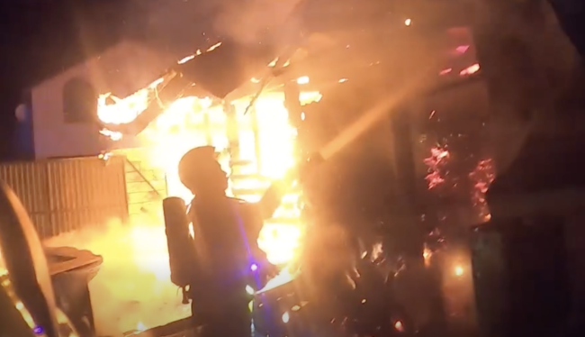 Рятувальники показали, як гасили пожежу в Рівному (ВІДЕО)