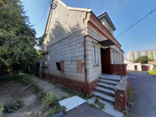 Колишній наркостацiонар у Рівному здали в оренду за пів мільйона гривень