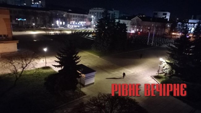 Світильники на майдані Незалежності самі змінюватимуть потужність