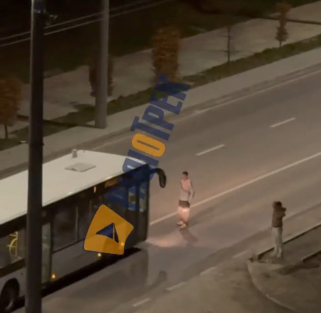 Скріншот з відео Радіо Трек 