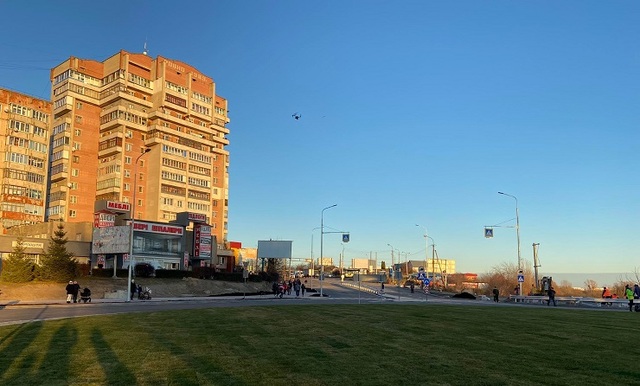 «Знести весь будинок»: рівняни сперечаються через напис на багатоповерхівці