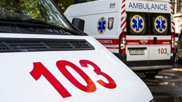 Містика чи отруєння? З квартири у Києві госпіталізували 6-х осіб, у тому числі й медиків